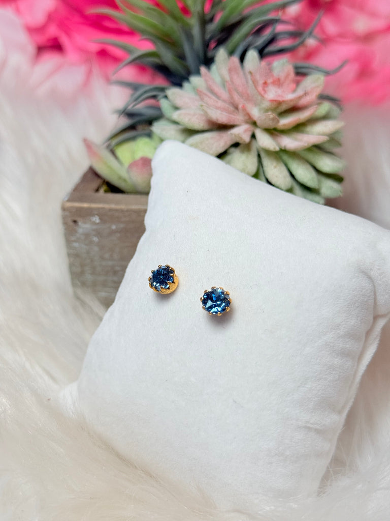 Mini Chrisley Swarovski Stud Earrings -Aqua Bohemica Champagne