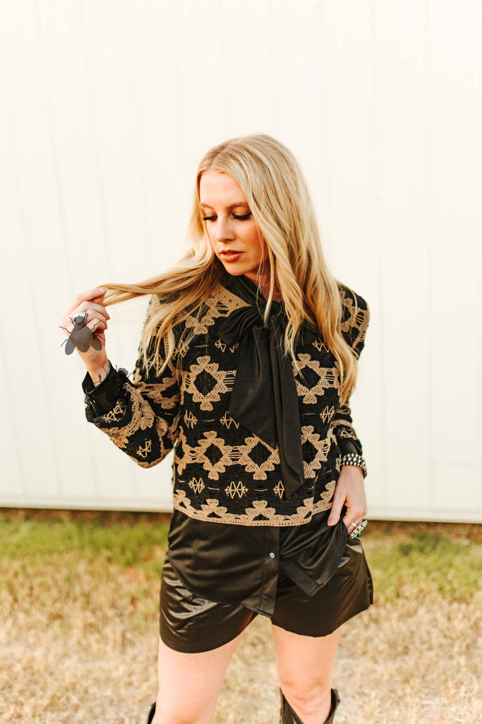 LEATHER OUTLAW *MIDNIGHT