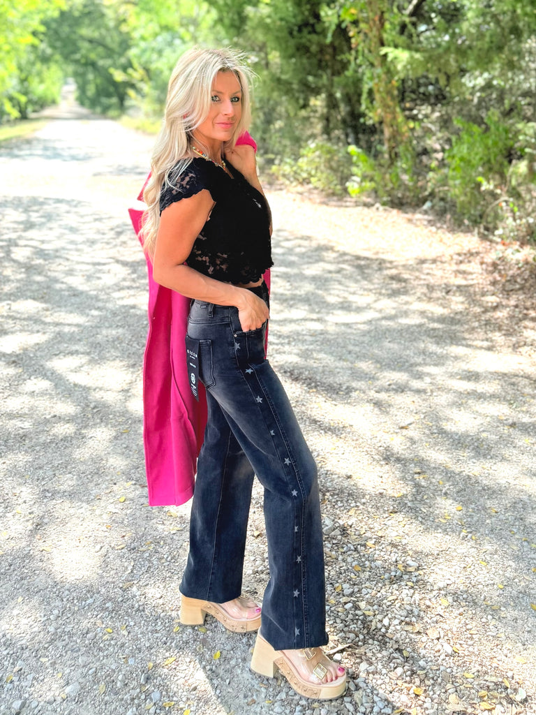 Mid Rise Star Detail Straight Jeans - Black