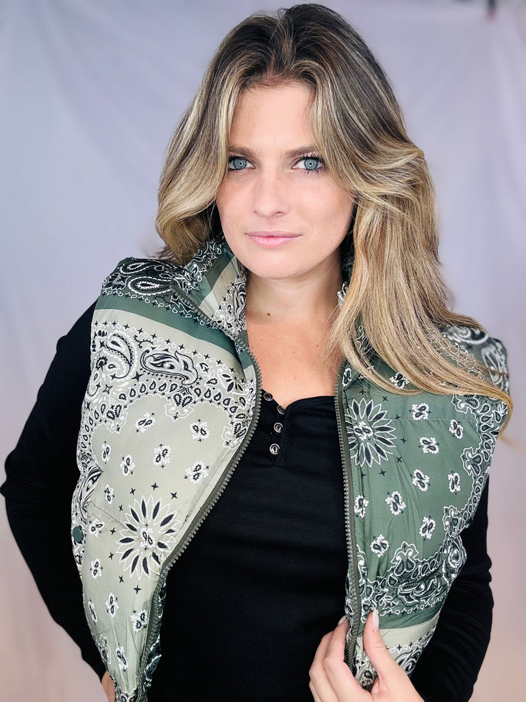 Wild Terrain Paisley Puffer Vest - Olive