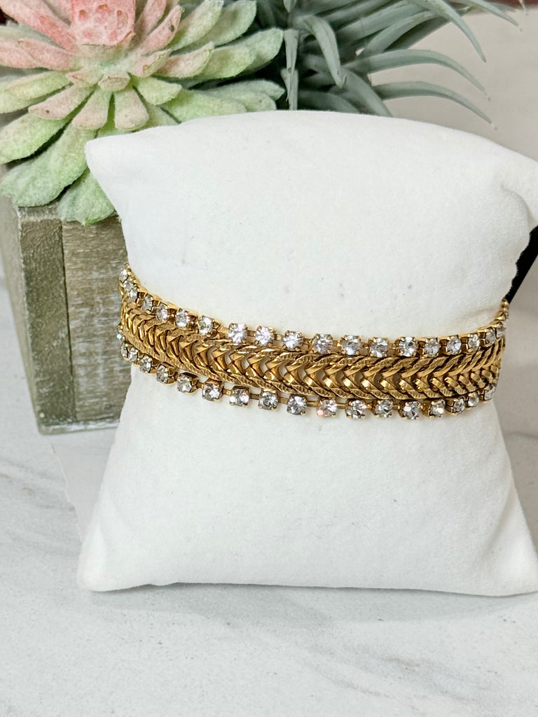 Sonya Swarovski Bracelet Cuff in Gold