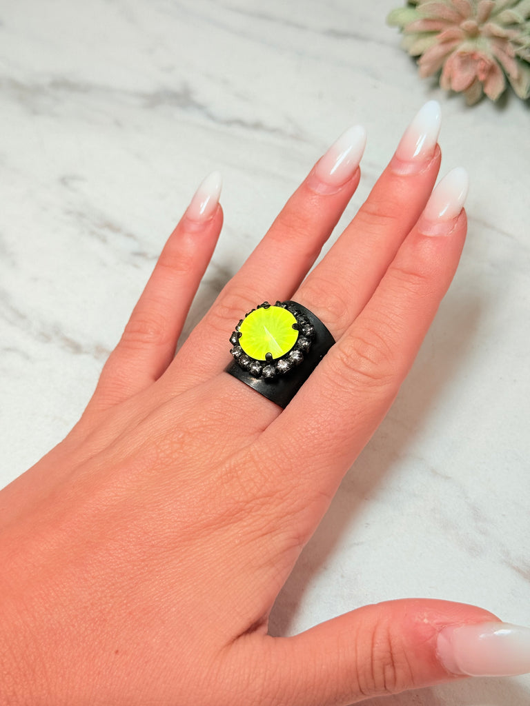 Jacci Swarovski Ring in Neon Yellow