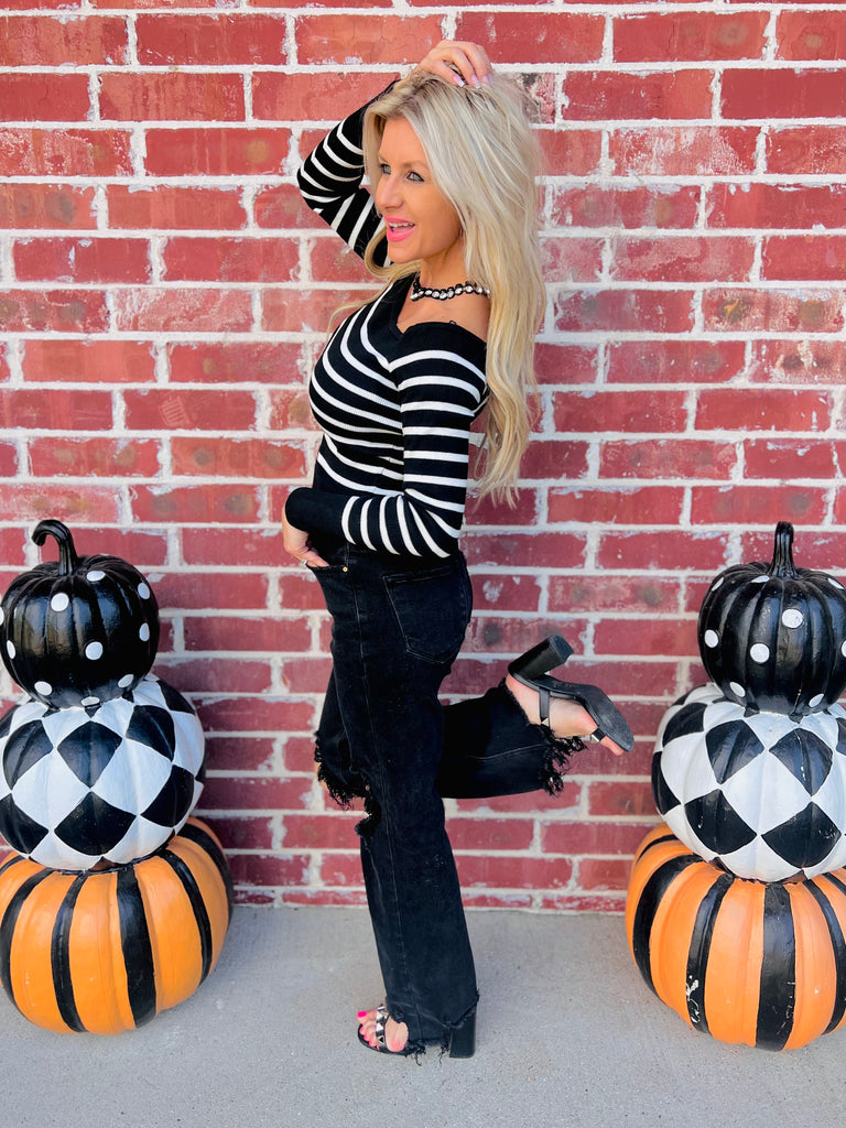 Old Money Vineyard Off Shoulder Stripe Top in Black