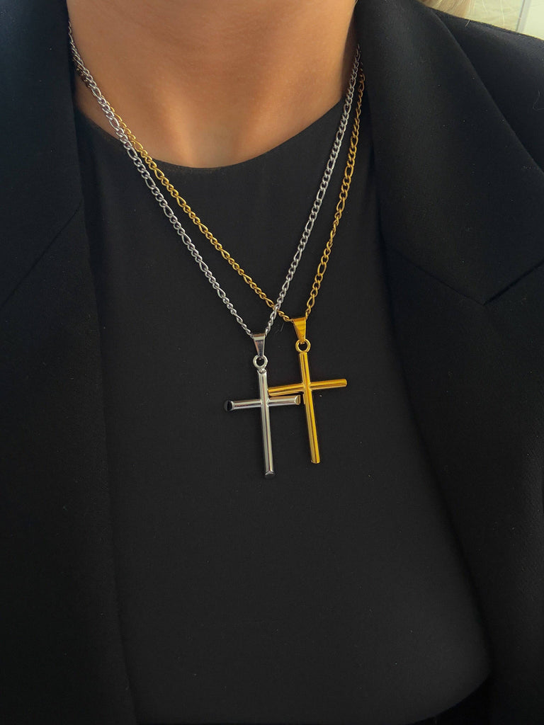 LARGE CROSS NECKLACE: SILVER