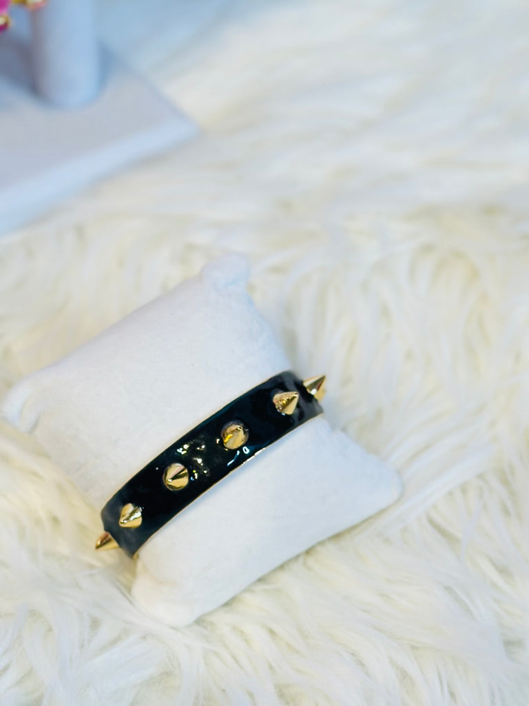 Ziva in Black Cuff