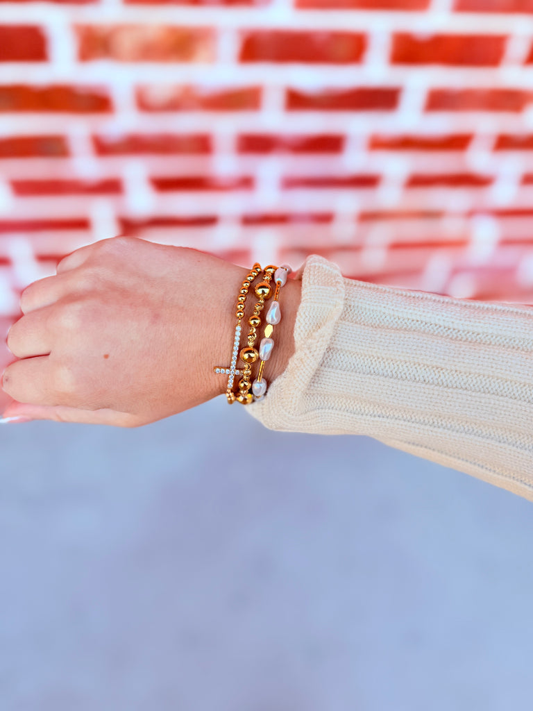 Graceful Glow Gold Bracelet Set