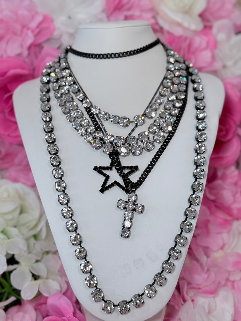 Rigel Smutt Black / Gunmetal Swarovski Star Necklace