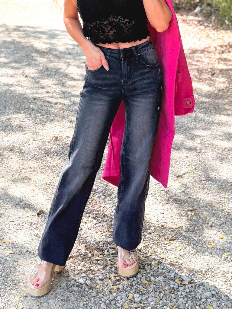 Mid Rise Star Detail Straight Jeans - Black