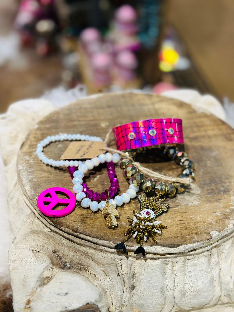 Hot Pink Hologram & Beaded Reindeer Bracelet Set