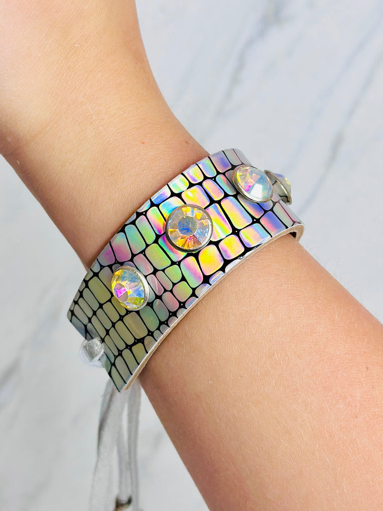 Studded Medium Chrome Lining Cinch Cuff