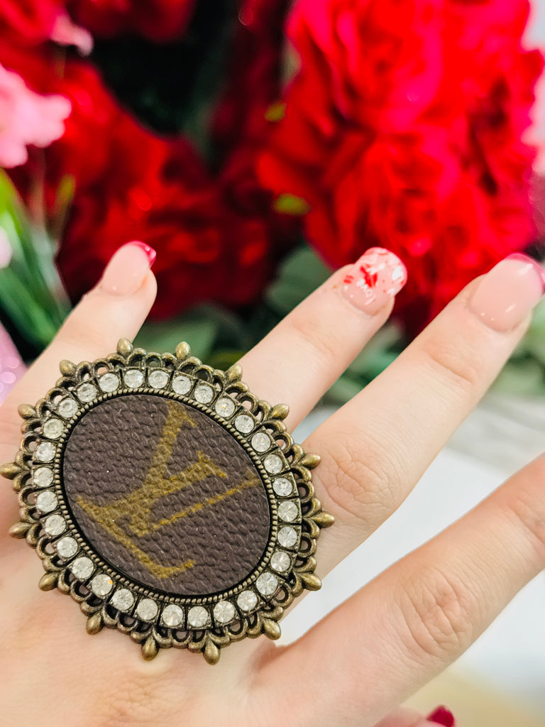 Lux Leather Oval Antique Ring
