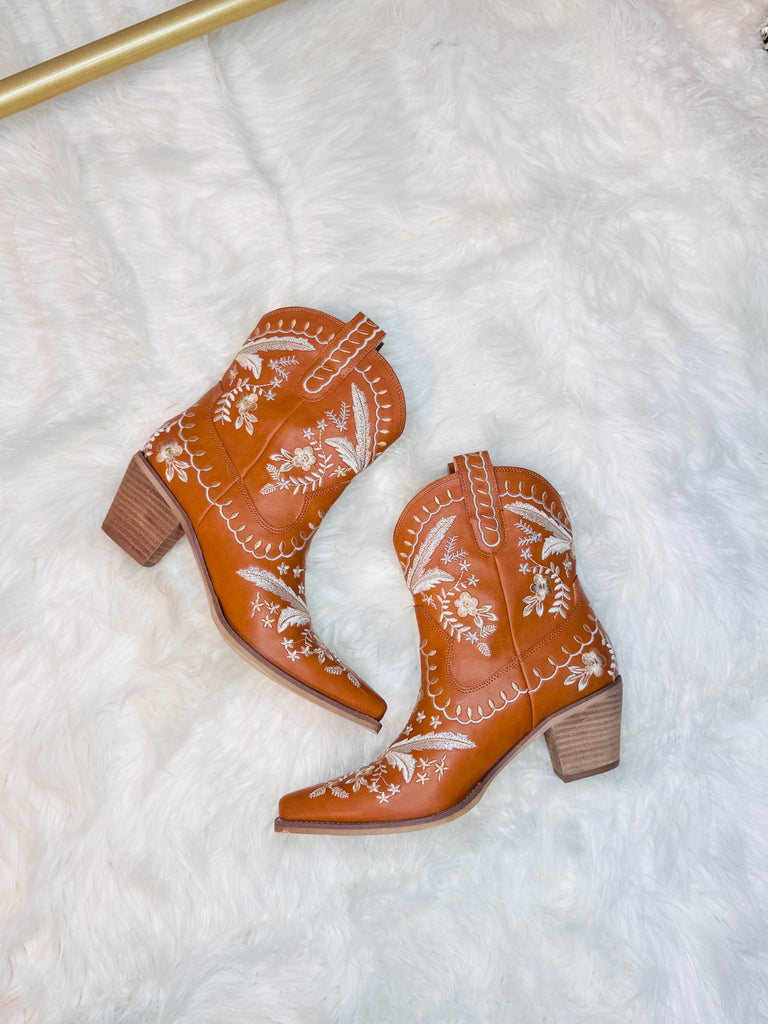 Cognac Vintage Embroidered Corral Leather Boots