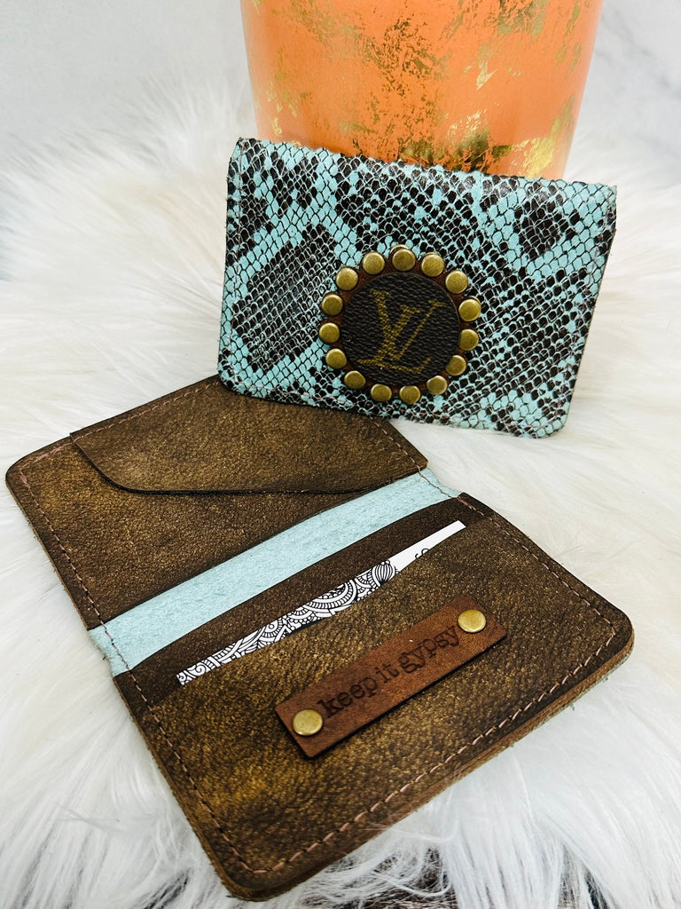 Keep It Gypsy Trifold Silver Distressed Leopard Cowhide Wallet Wristle –  White Lily Boutique