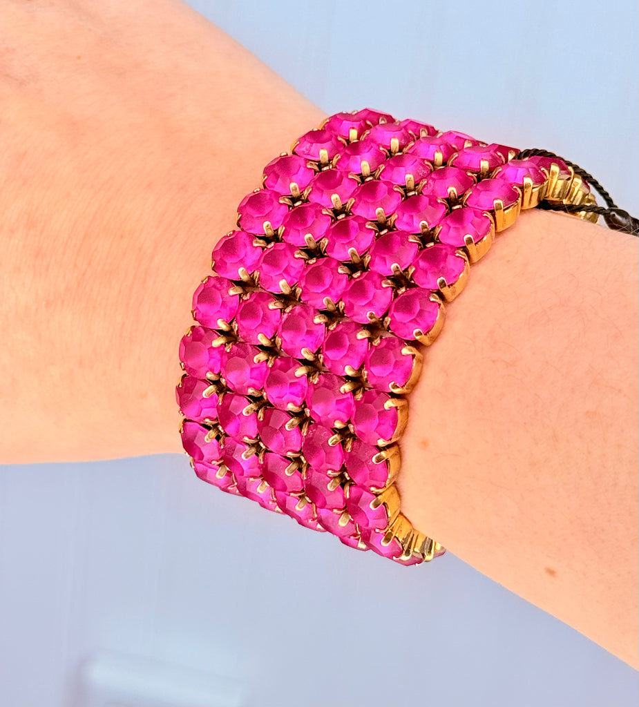 Olivia 5 Strand Magenta GOLD Metal Swarovski