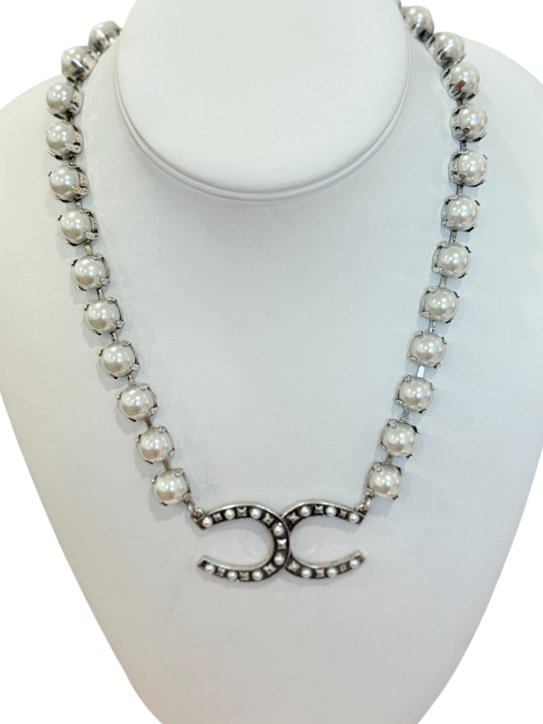 Double Luck Horseshoe Necklace - Pearl