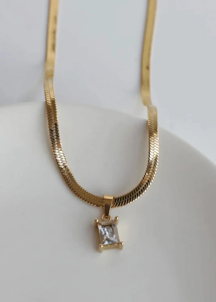 The Diamond Necklace in White