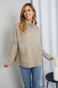 Very J Center Seam Turtleneck Sweater with Pockets