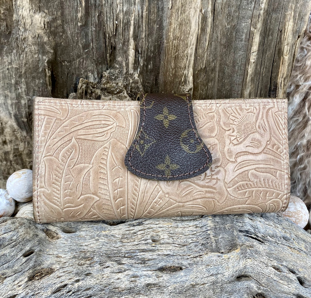 Biege Paisley Tooled Small Wallet