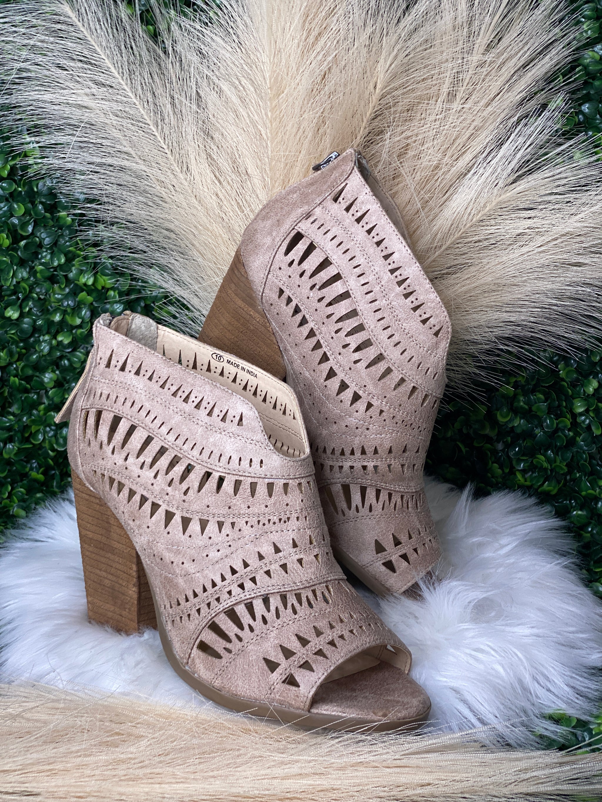Annalise Groove Thang Cut Out Booties