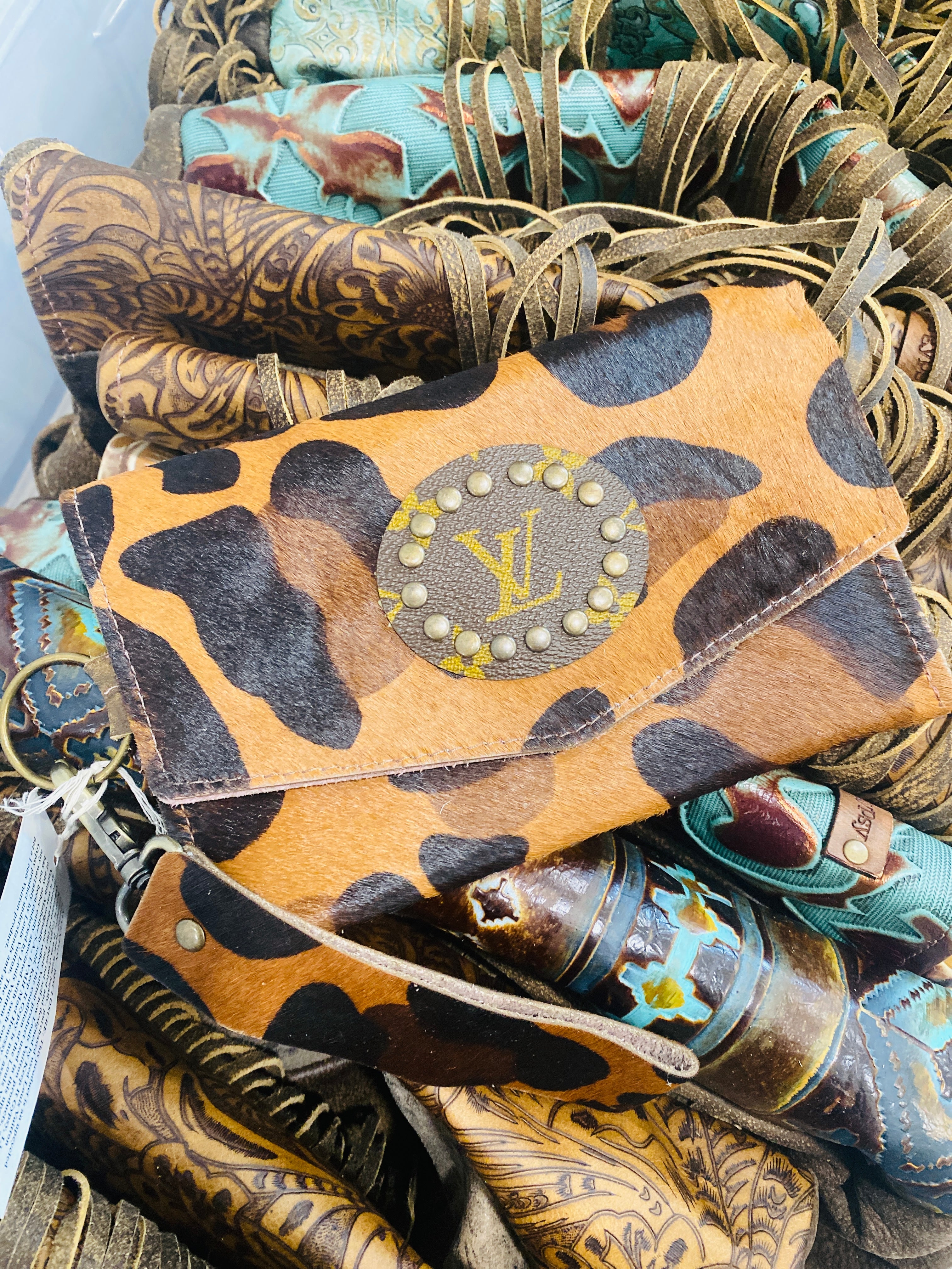 Keep It Gypsy Crossbody Hide Bag Leopard/Gold