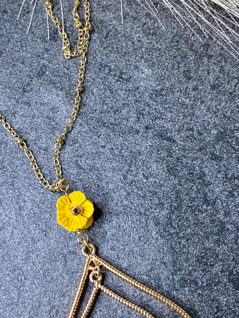 Life Is Simple Dainty Floral Necklace